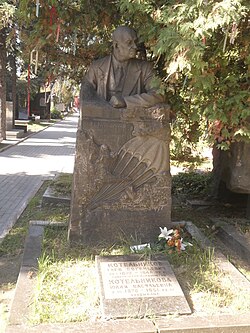 Moskvadagi Novodevichy qabristonida G.E.Kotelnikovning qabri