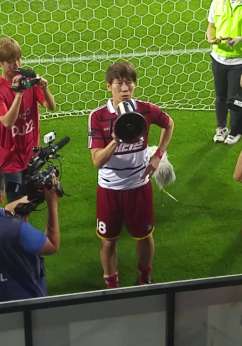 Fayl:은퇴식에서의 김은중.png