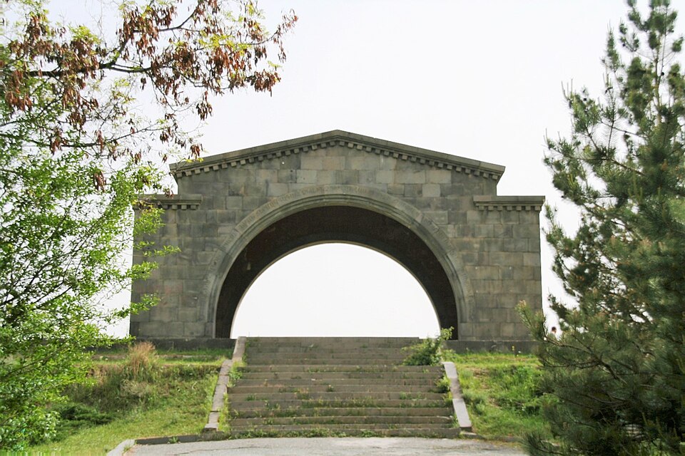 Fayl:Arc-tcharents.JPG