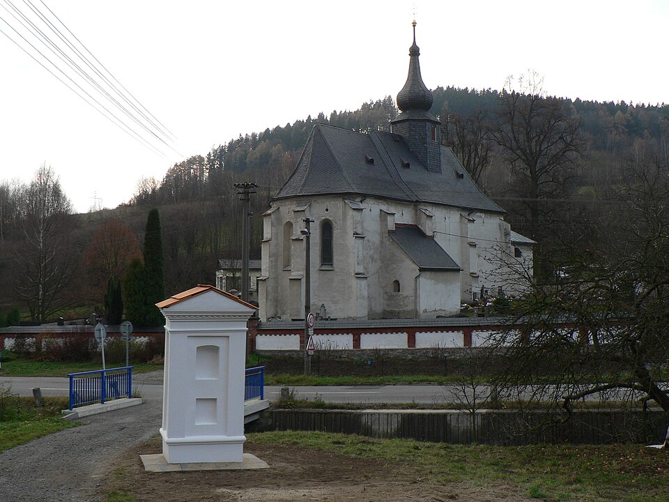 Fayl:BratrusovKostelZaver.jpg
