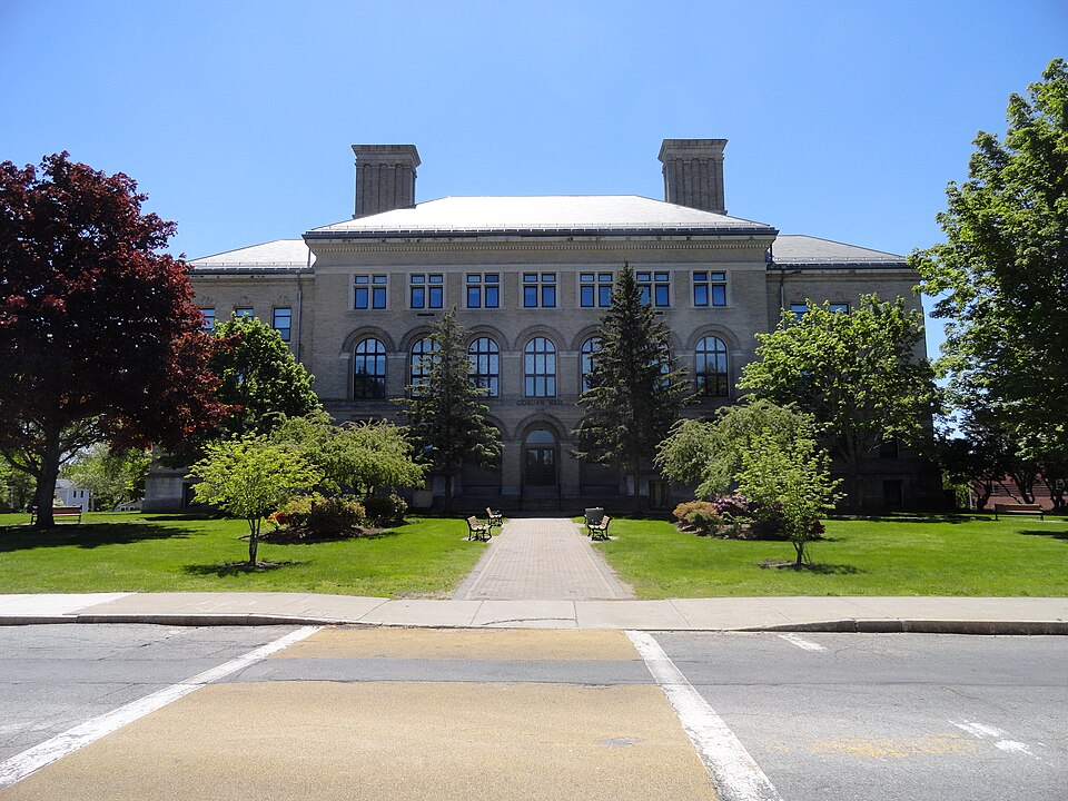 Fayl:Coburn Hall.jpg