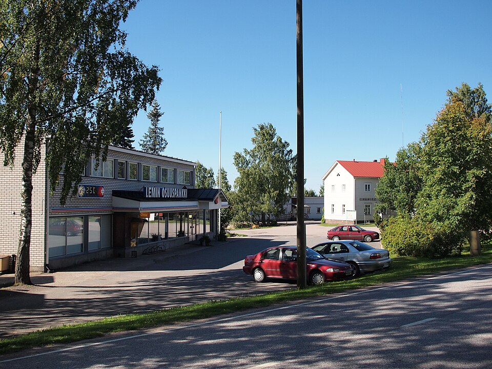 Fayl:Lemi - OP ja kunnanvirasto.JPG