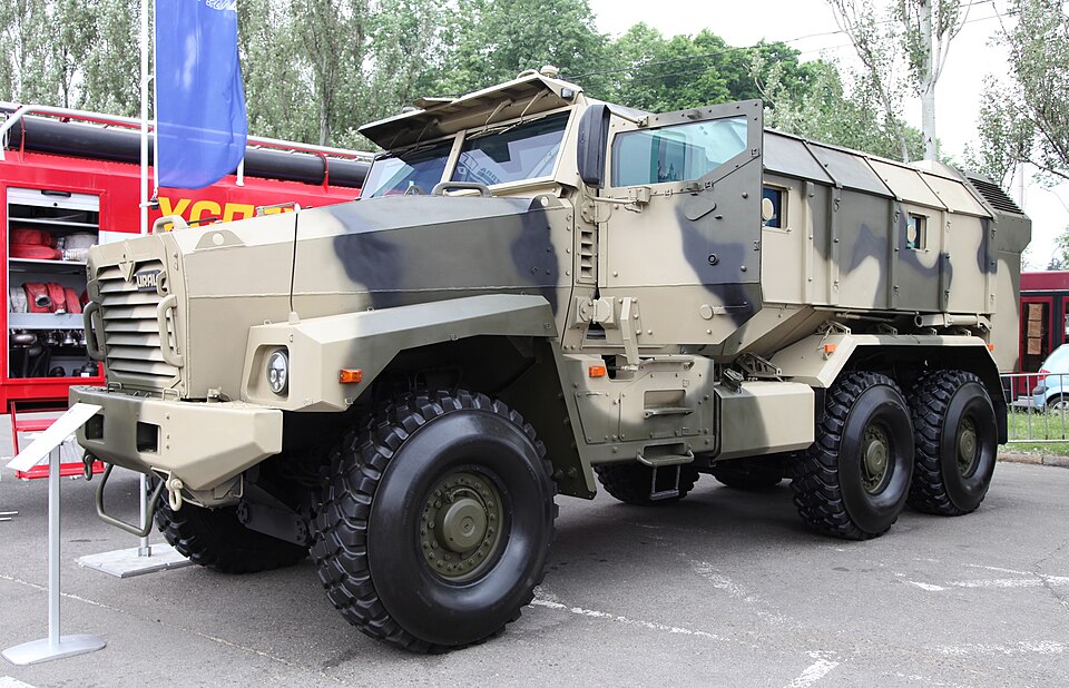 Fayl:Ural-63099 armored vehicle-2012-04.jpg