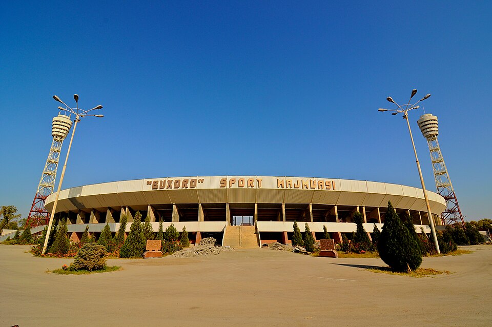 Fayl:2011 stadium Bukhara 6341042953.jpg