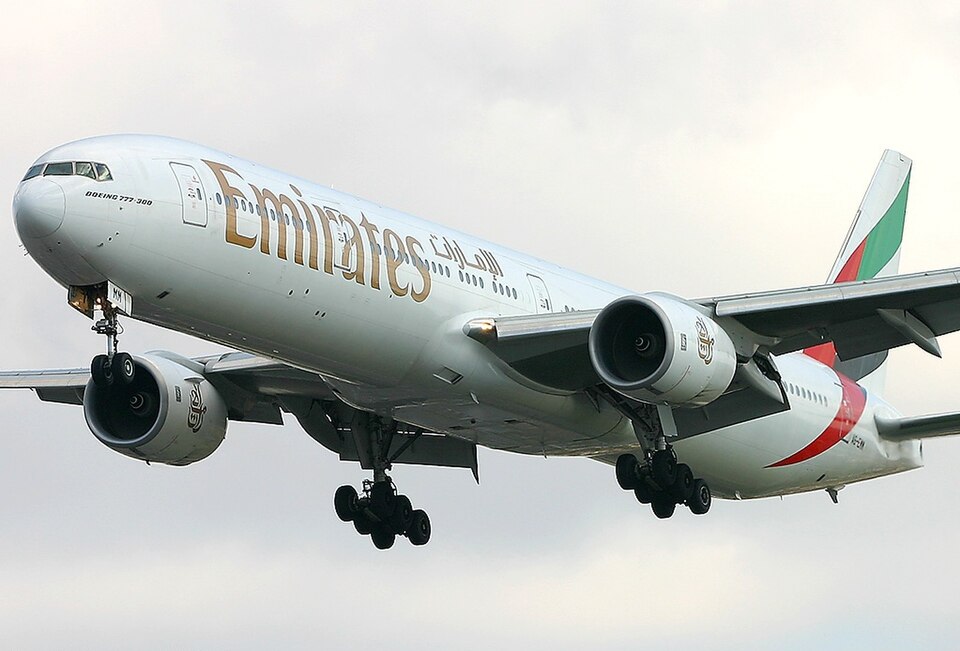 Fayl:Boeing 777-31H, Emirates JP452808.jpg