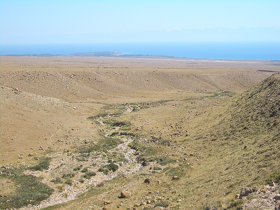 Fayl:E8234-Tamchy-dry-gulch.jpg