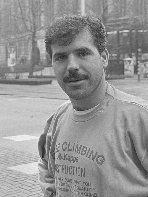 Fayl:Nikos Anastopoulos (1987).jpg