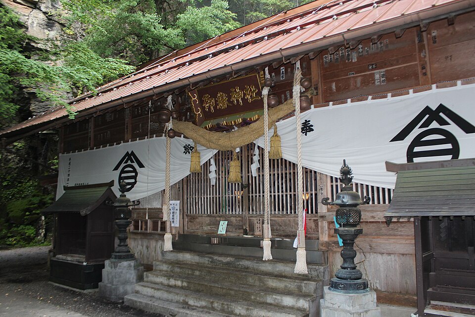 Fayl:Ontake-jinja Otaki Saromiya Honden.jpg