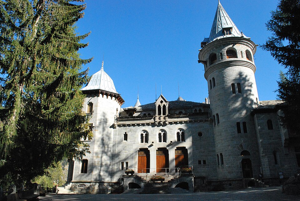 Fayl:Castel Savoia 1.jpg