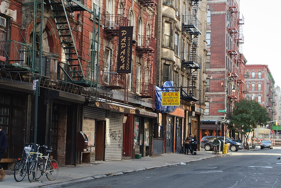 Fayl:Lower East Side (6467552265).jpg