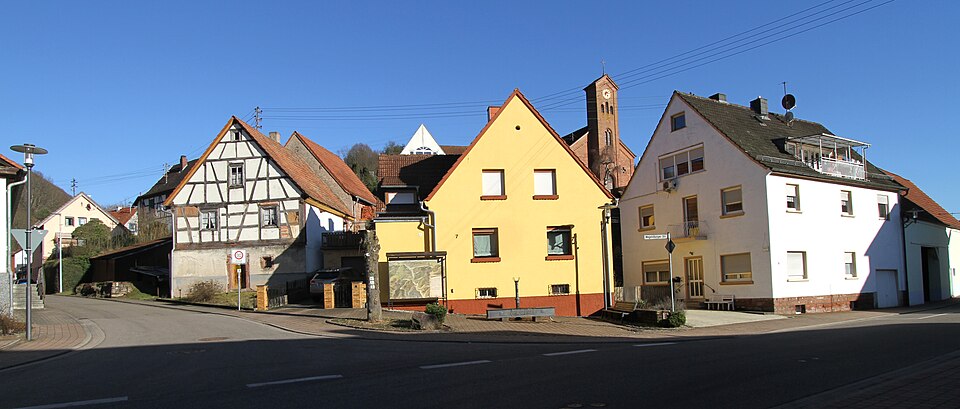 Fayl:Schoenau-10-Wegelnburger Str-2019-gje.jpg