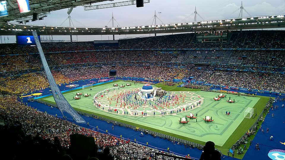 Fayl:Uefa Euro 2016 Opening Ceremony.jpg