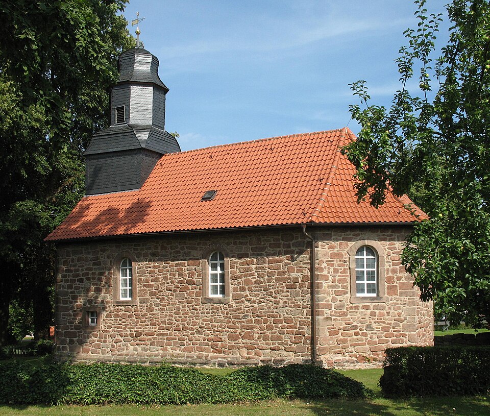 Fayl:Lichtenhagen church.jpg