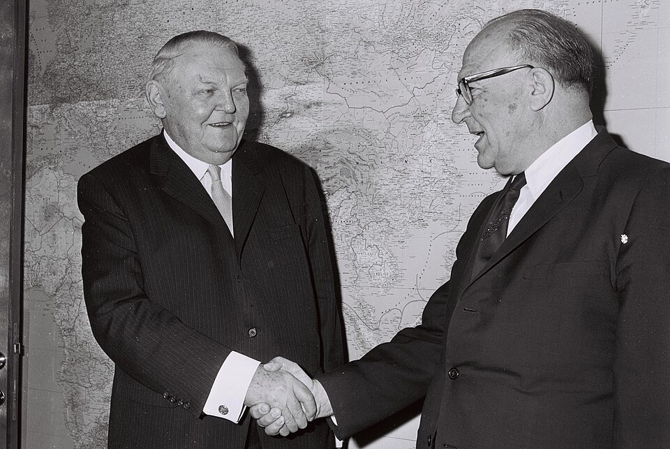 Fayl:Ludwig Erhard & Levi Eshkol.jpg
