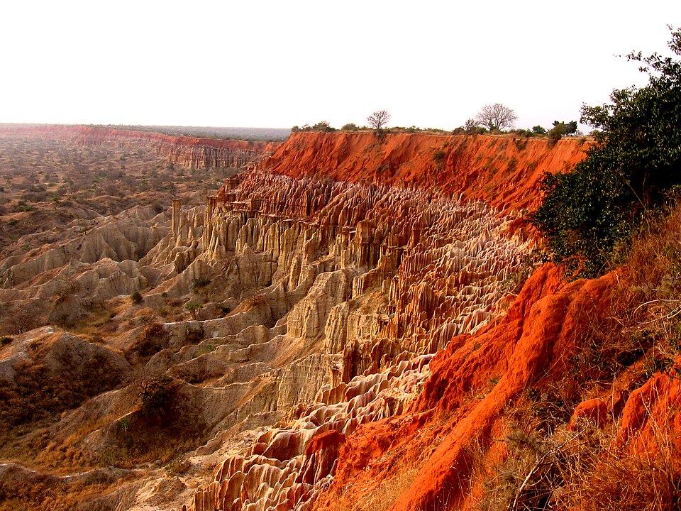 Fayl:Miradouro da Lua (Angola).jpg