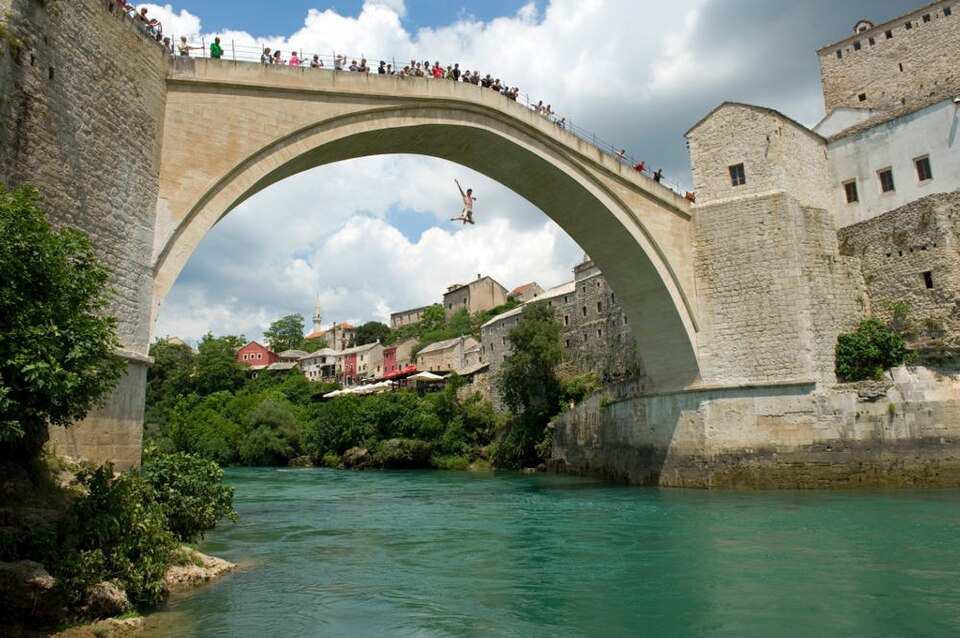 Fayl:Mostar Brückenspringer Trevor.jpg