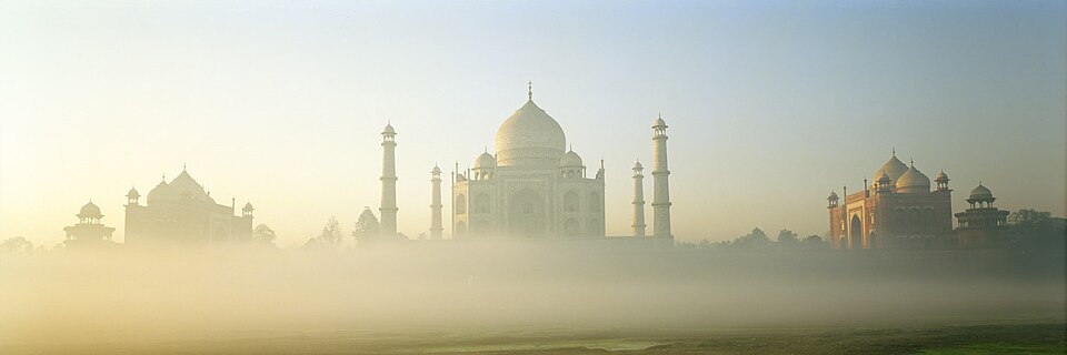 Fayl:Taj Mahal at dawn.jpg