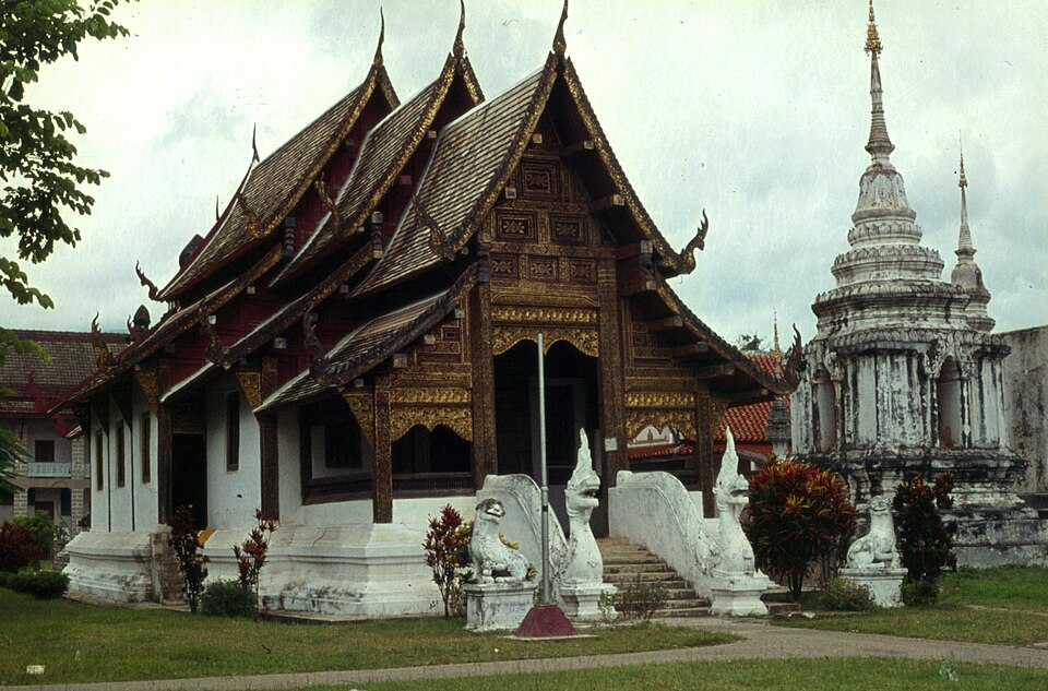 Fayl:Chiang Mai-04-Wat Phra Singh-1976-gje.jpg
