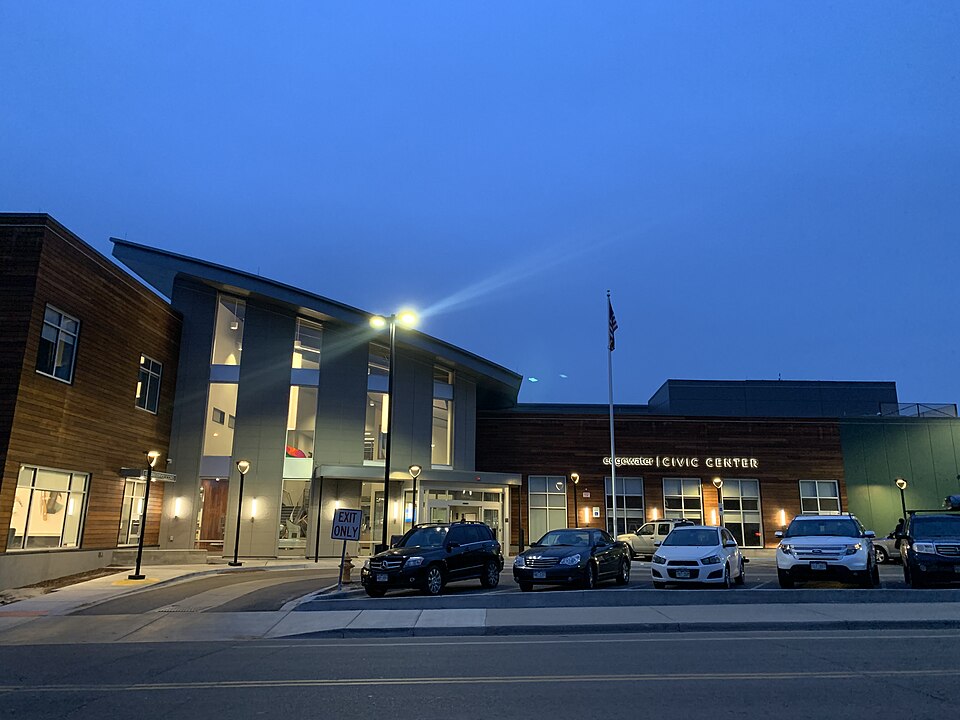 Fayl:Edgewater Civic Center Official.jpg