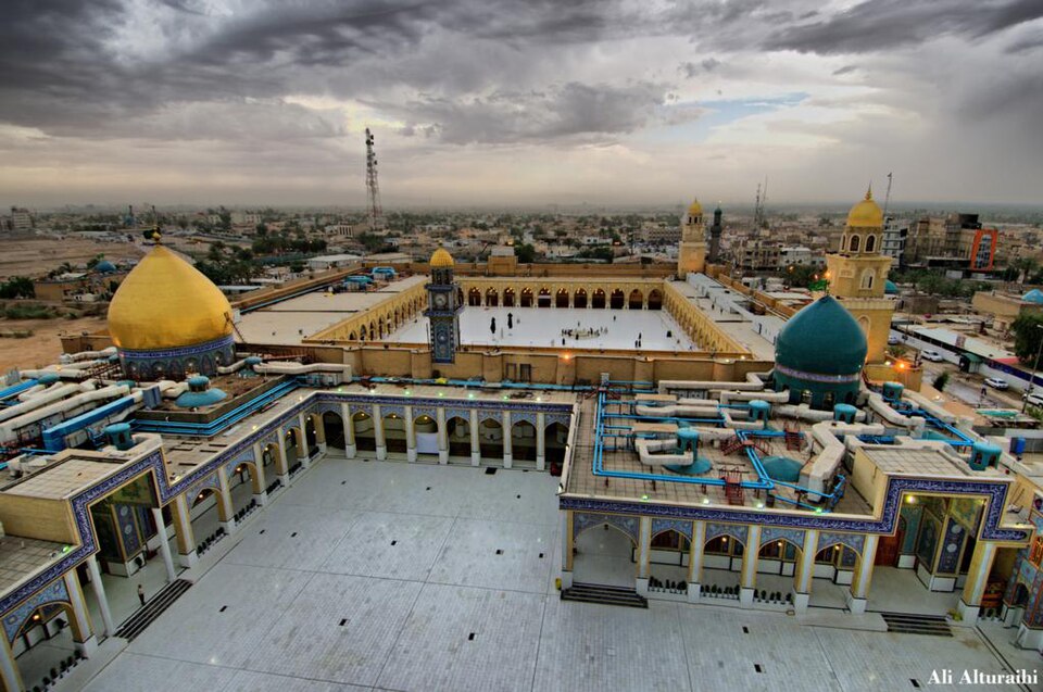 Fayl:Kufa Mosque.jpg