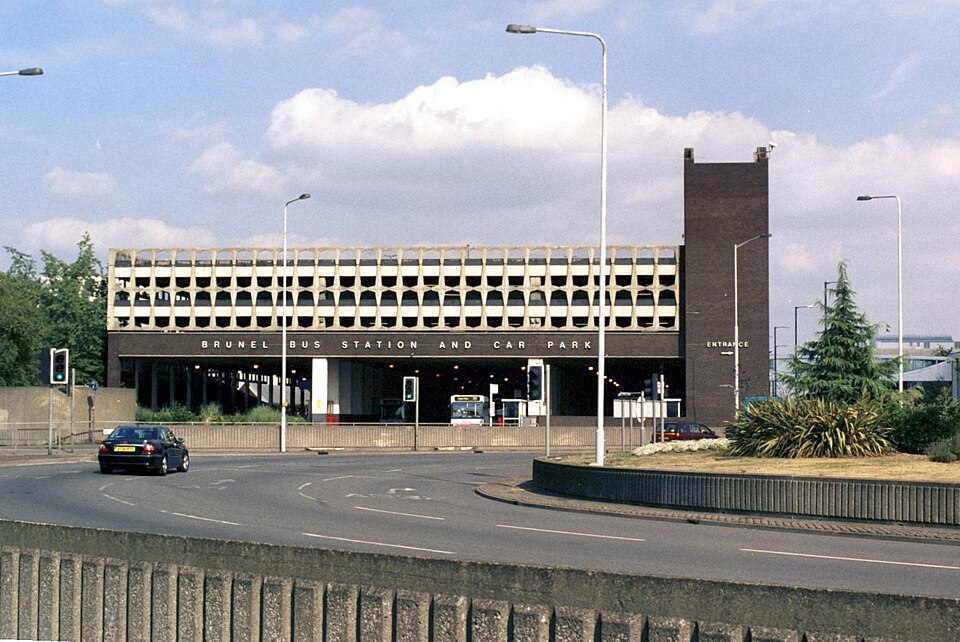 Fayl:Slough bus station berkshire.jpg