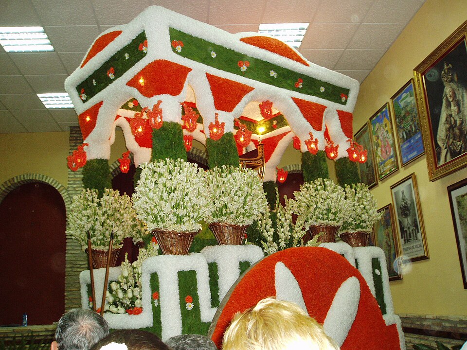Fayl:Carroza Virgen de Valme 14-10-2006.jpg