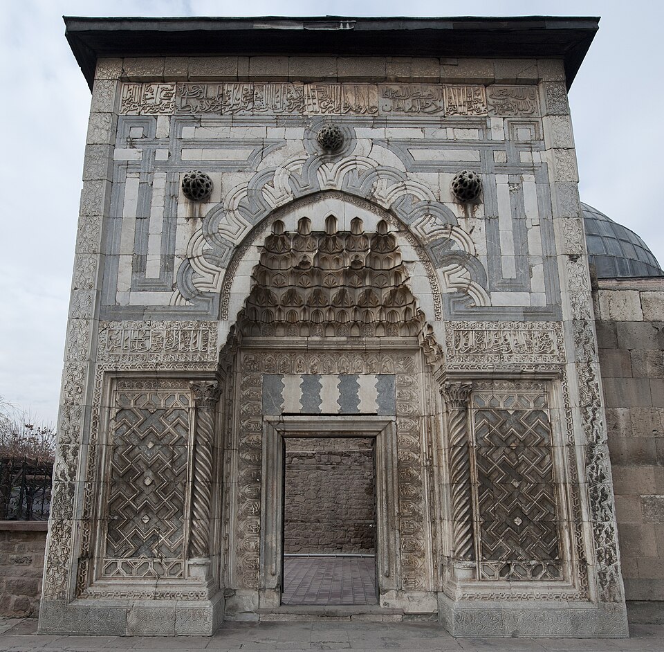 Fayl:Konya Karatay Ceramics Museum 2826.jpg