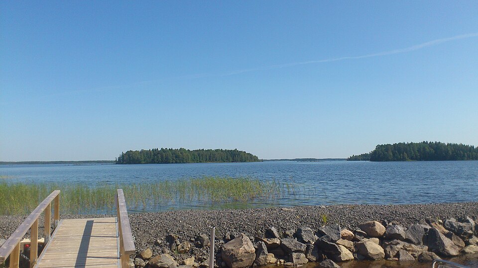 Fayl:LestijarviFinlandJuly2014.JPG