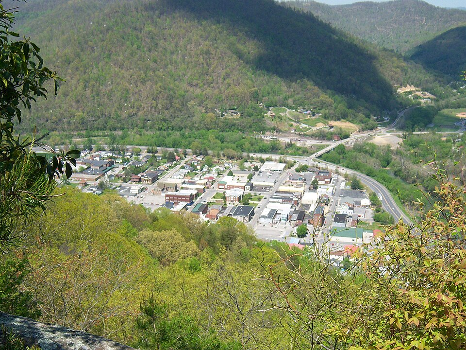 Fayl:Pineville, KY spring.jpg