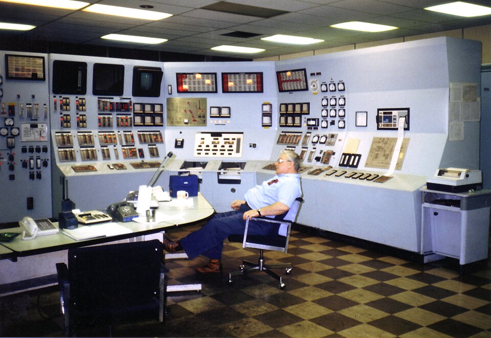 Fayl:Control room pt tupper.jpg