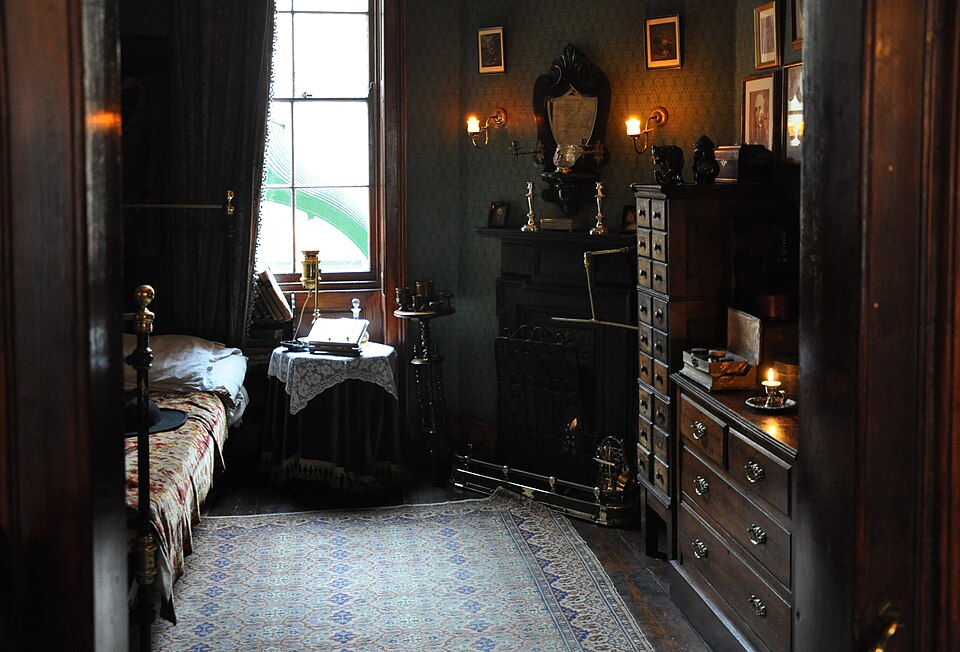 Fayl:Sherlock Holmes Museum 004.jpg