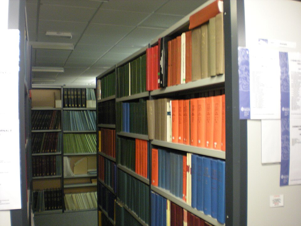 Fayl:Bath library archive.jpg