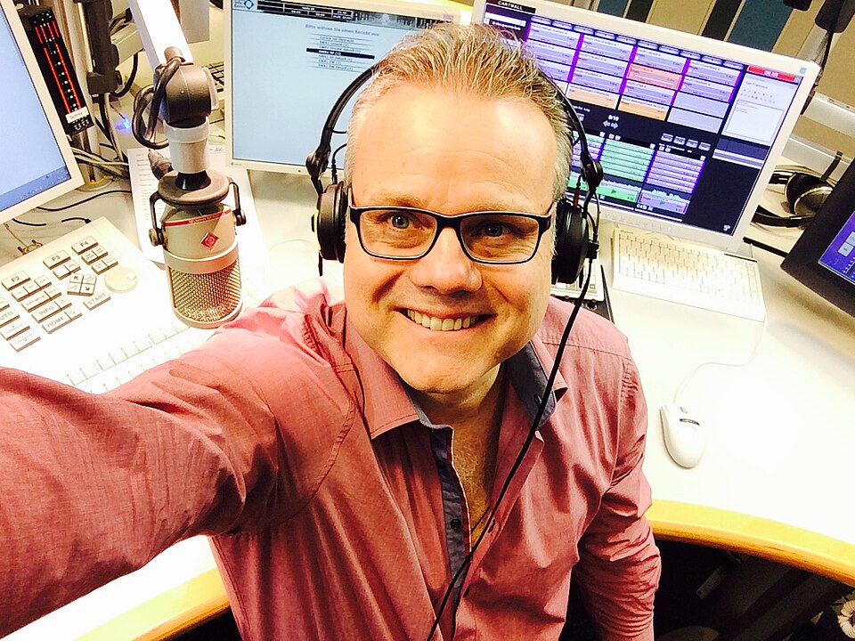 Fayl:Lueg im SWR1 Studio.jpg