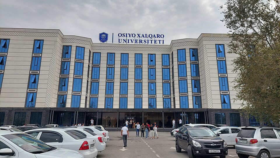 Fayl:Osiyo Xalqaro universiteti.jpg