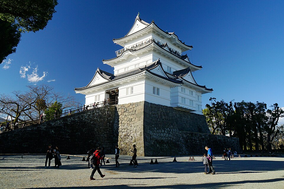 Fayl:161223 Odawara Castle Odawara Japan01s3.jpg