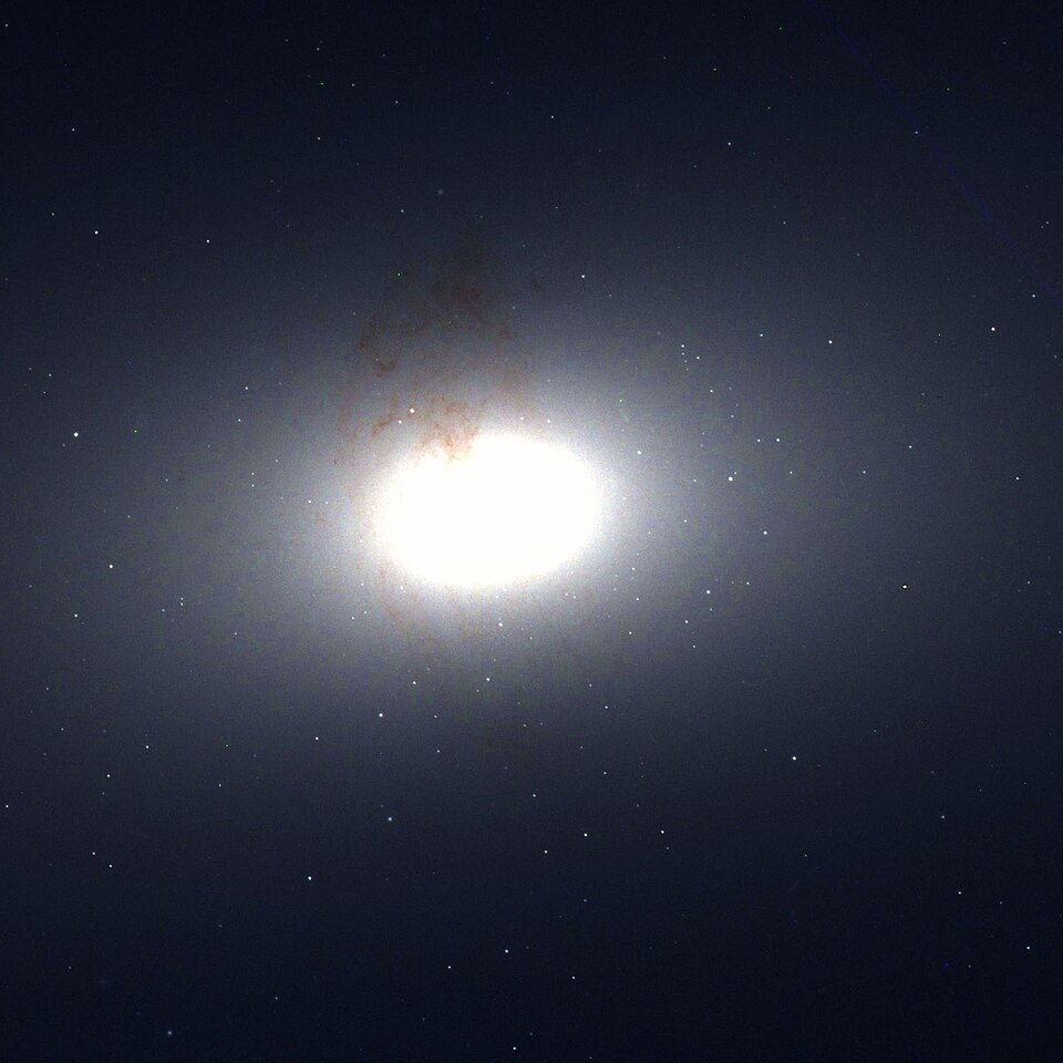 Fayl:NGC 2768 Hubble WikiSky.jpg