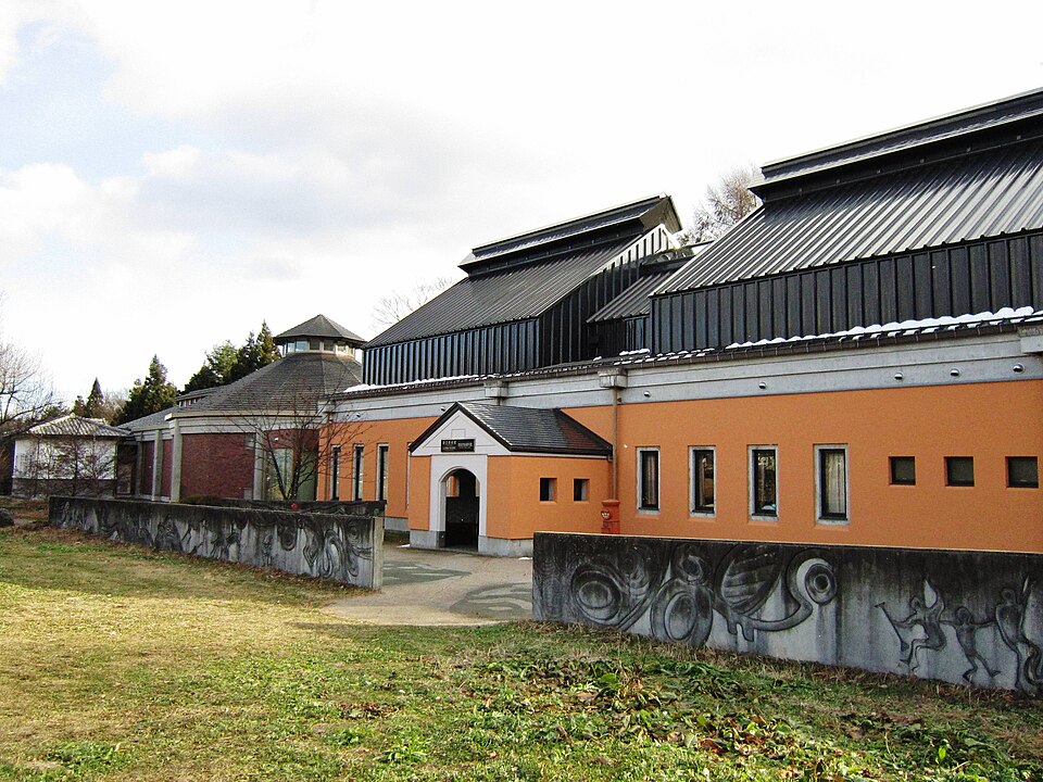 Fayl:Asahi village museum.jpg