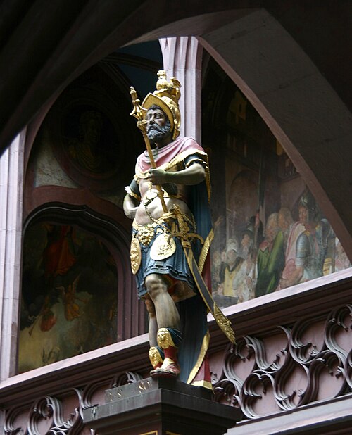 Fayl:Basel-Rathaus-34-Innenhof-Lucius Munatius Plancus-gje.jpg