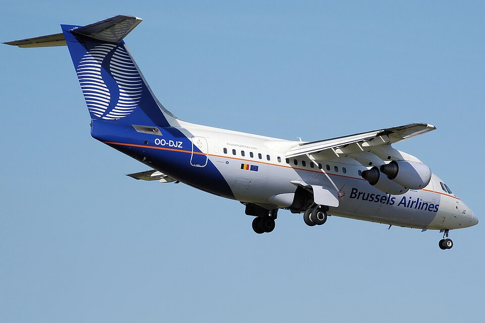 Fayl:Brussels airlines rj85 oo-djz arp.jpg