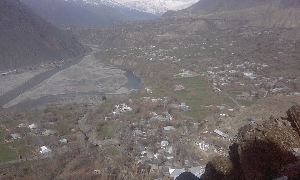 Fayl:Chumurkone Village Chitral.jpg