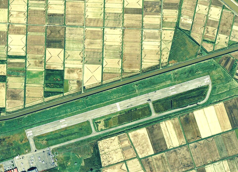 Fayl:Ryugasaki Airfield Aerial photograph.jpg