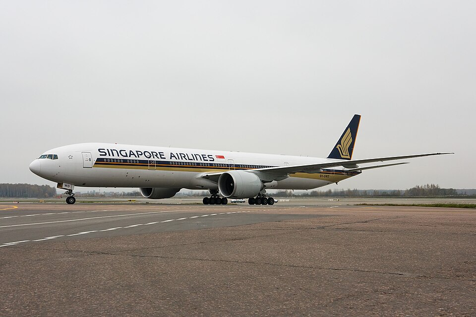 Fayl:Singapore Airlines Boeing 777-312-ER.jpg