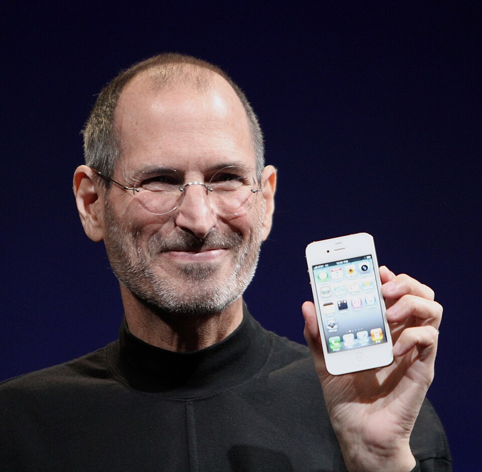 Fayl:Steve Jobs Headshot 2010-CROP.jpg