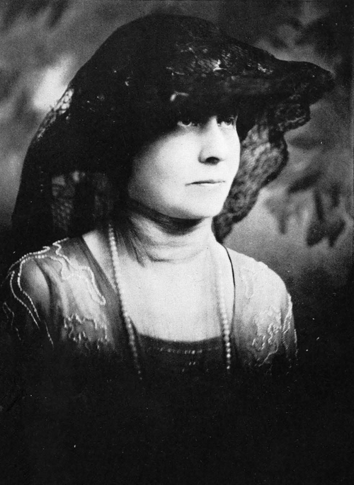 Fayl:Greta Ervin Millikan 1923.png
