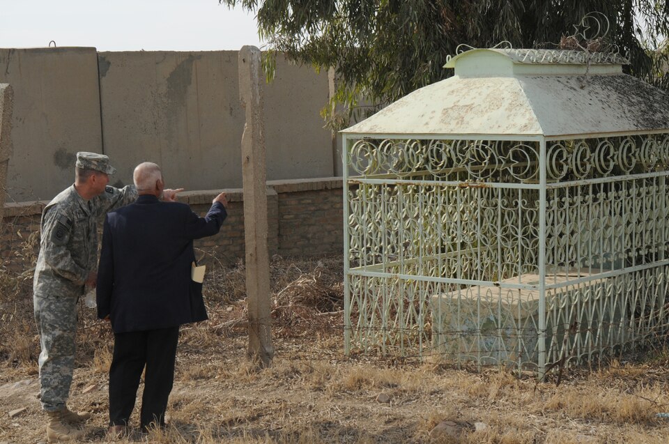 Fayl:Graveyard Rehab Evaluation DVIDS150137.jpg