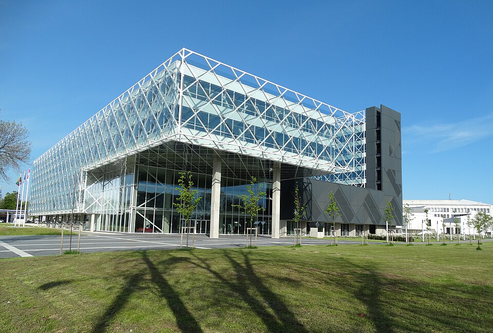 Fayl:KTU, mokslo ir technologijų centras.JPG
