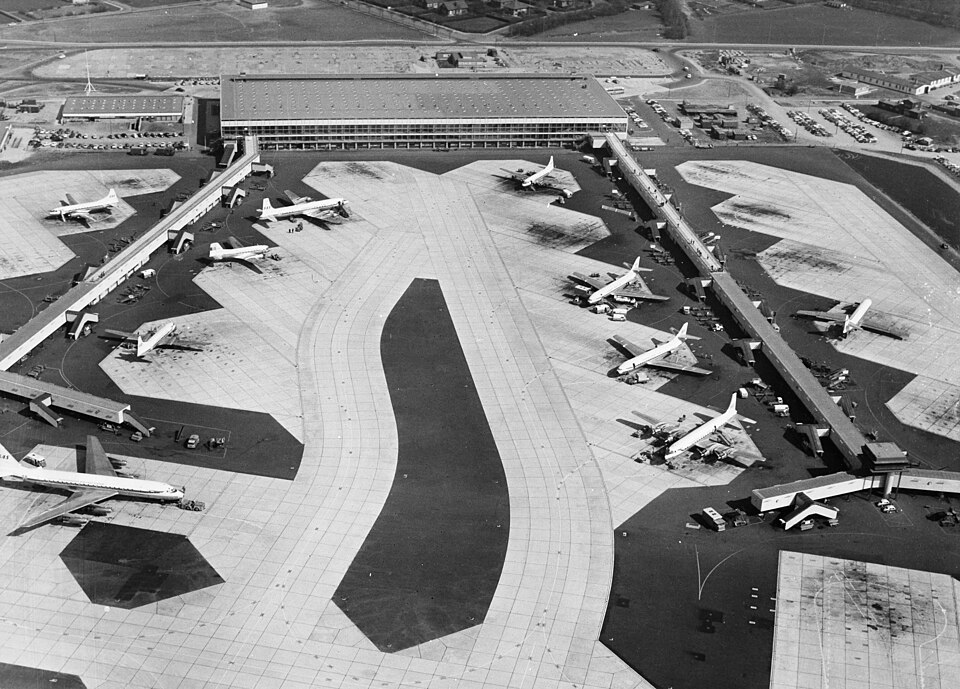 Fayl:Kastrup Airport (12).jpg