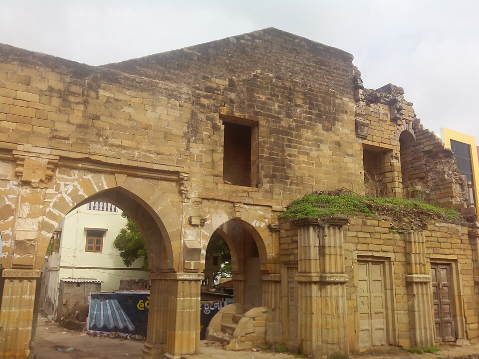 Fayl:Mandvi Kutch Gate.jpg