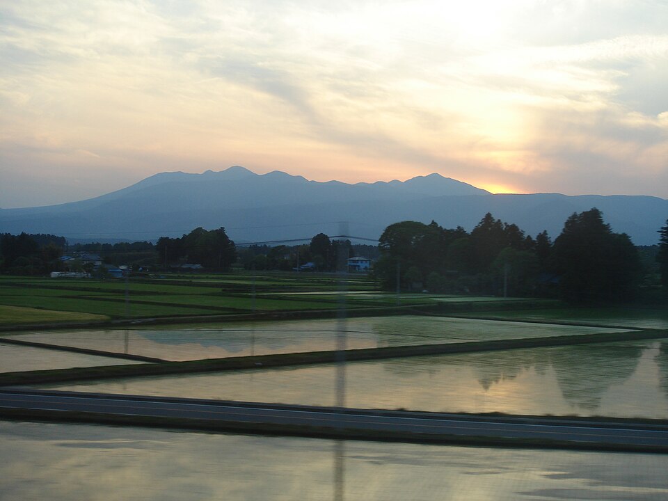 Fayl:SunsetTakaharaYama.JPG