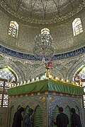 Uning qabrini o‘z ichiga olgan zarih (qabr panjarasi)
